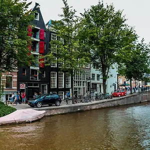 Downtown Canal View Амстердам